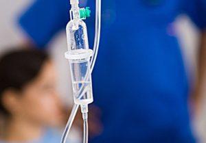 4 điều phải biết khi chuẩn bị truyền nước biển (truyền dịch)