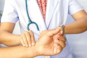 BẠN ĐÃ BIẾT NHỊP TIM BÌNH THƯỜNG LÀ BAO NHIÊU?